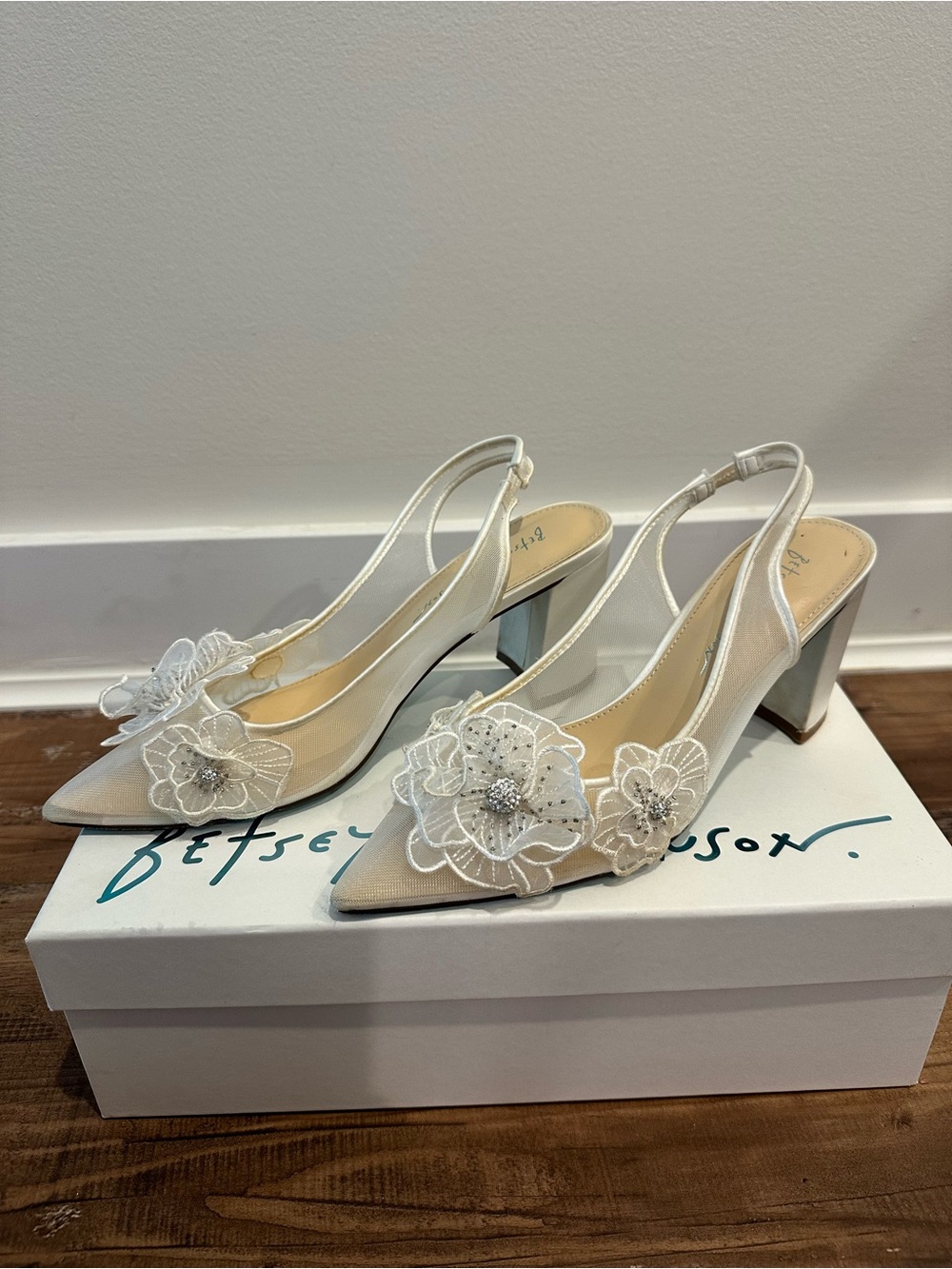 Betsey Johnson Ivory Petra Pump